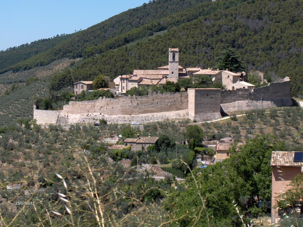 Agriturismo Il Palazzetto Apartment Campello sul Clitunno Luaran gambar